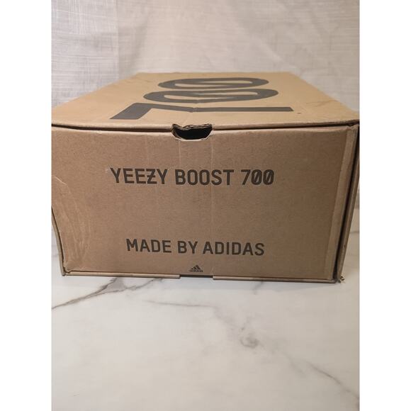 adidas Yeezy 700 V2 Hospital blue size 5 mens used main image 10
